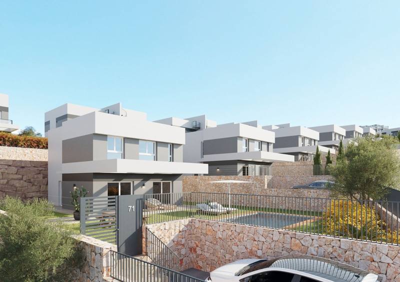 Four-bedroom villa with communal pool, Finestrat