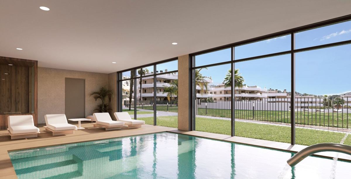 Three-bedroom apartment with communal pool — photo 3 of 6