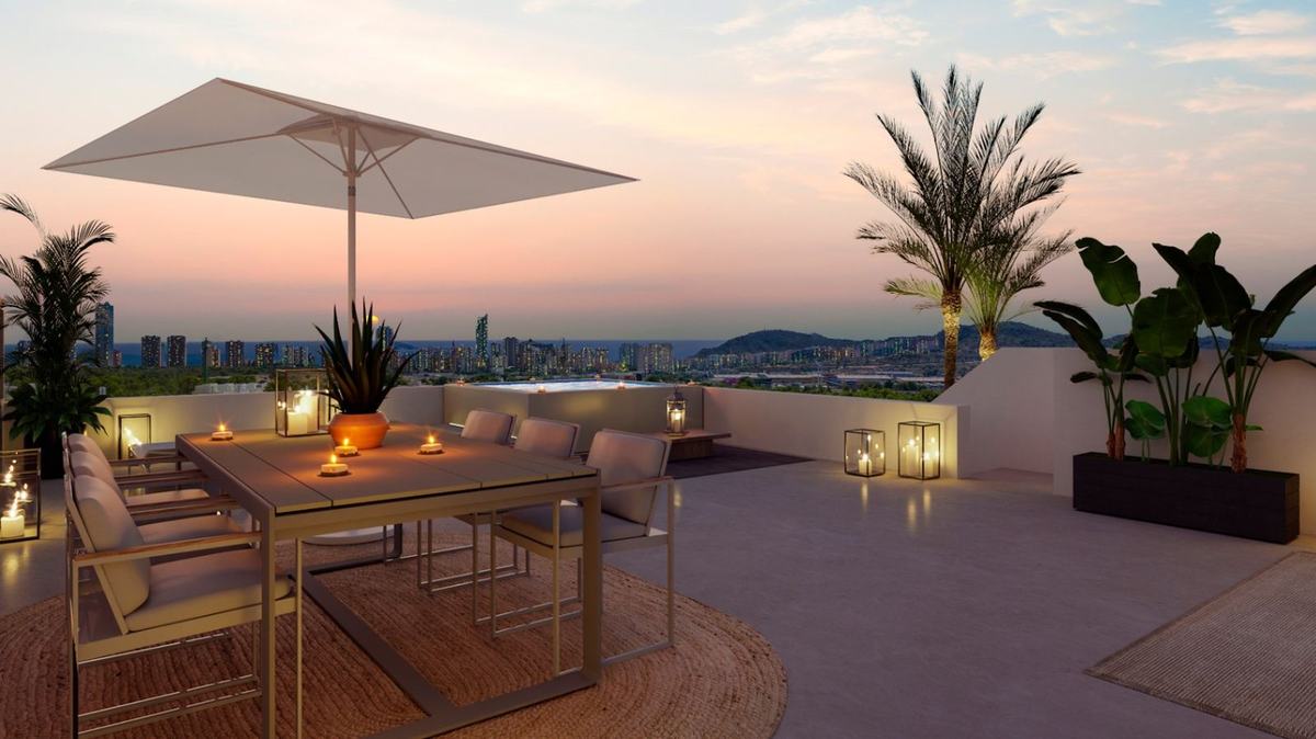 Three-bedroom penthouse with sea views — photo 6 of 7