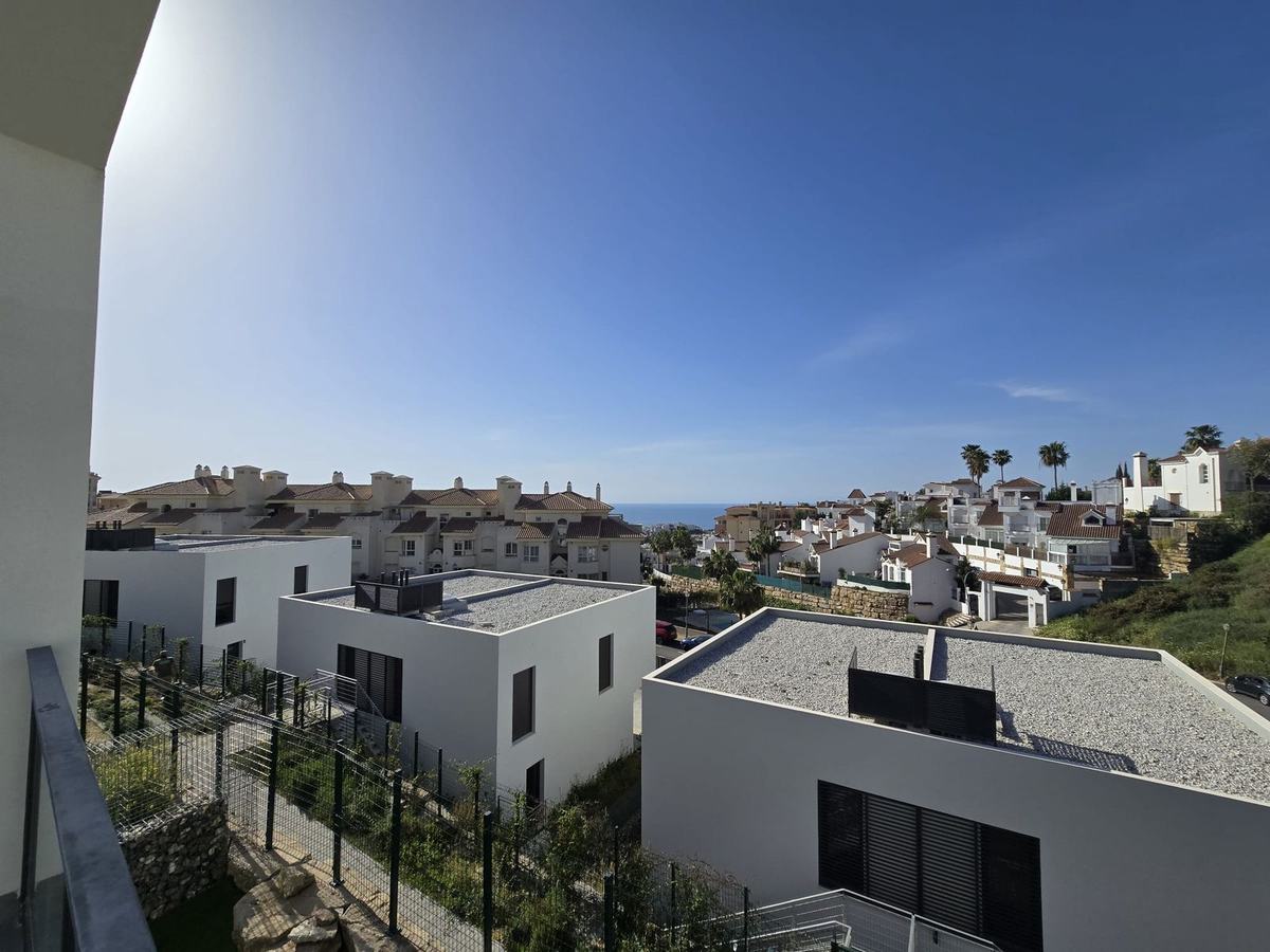 Semi-detached home with sea views — photo 2 of 6