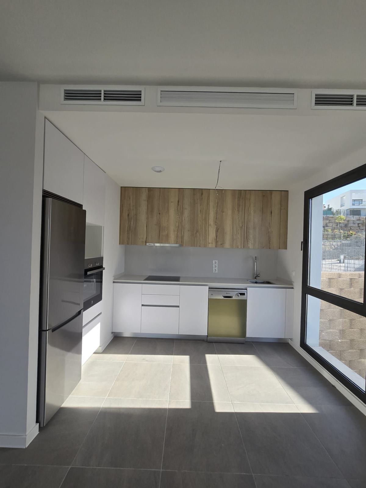 Semi-detached home with sea views — photo 4 of 6