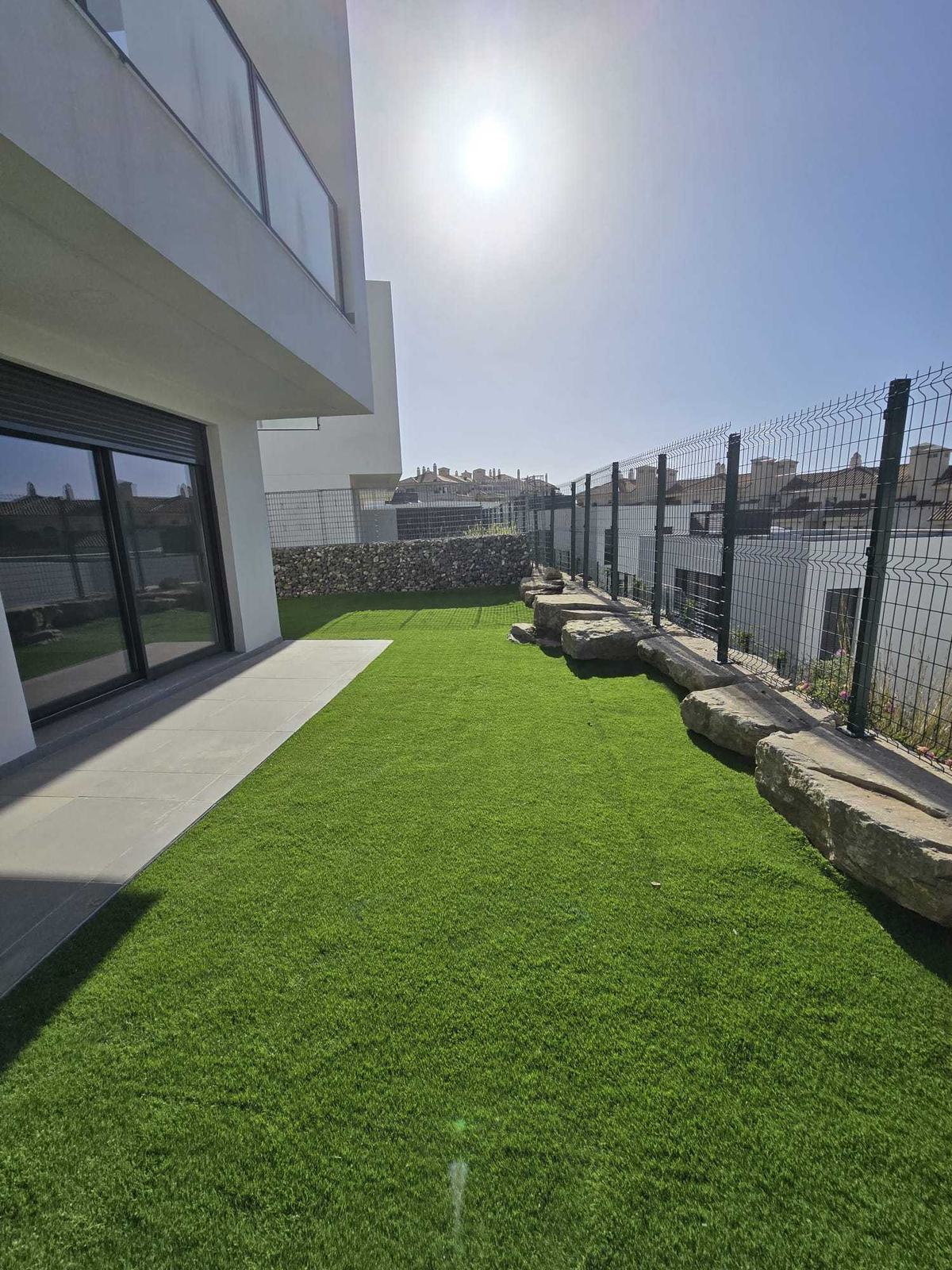 Semi-detached home with sea views — photo 5 of 6