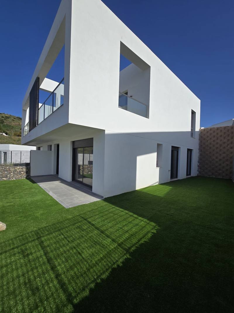 Semi-detached home with sea views, Mijas